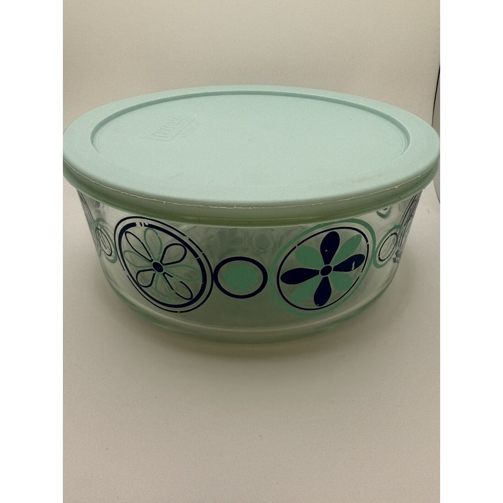 Vintage Pyrex Turquoise Blue Pinwheelβ Floral Design 7203 w/ lid